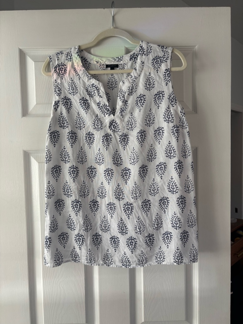 100% Linen White Sleeveless Split-Neck Top with Navy Block Print